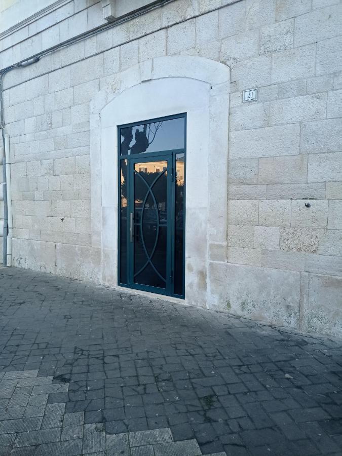 Suites Elifani Trani Bagian luar foto