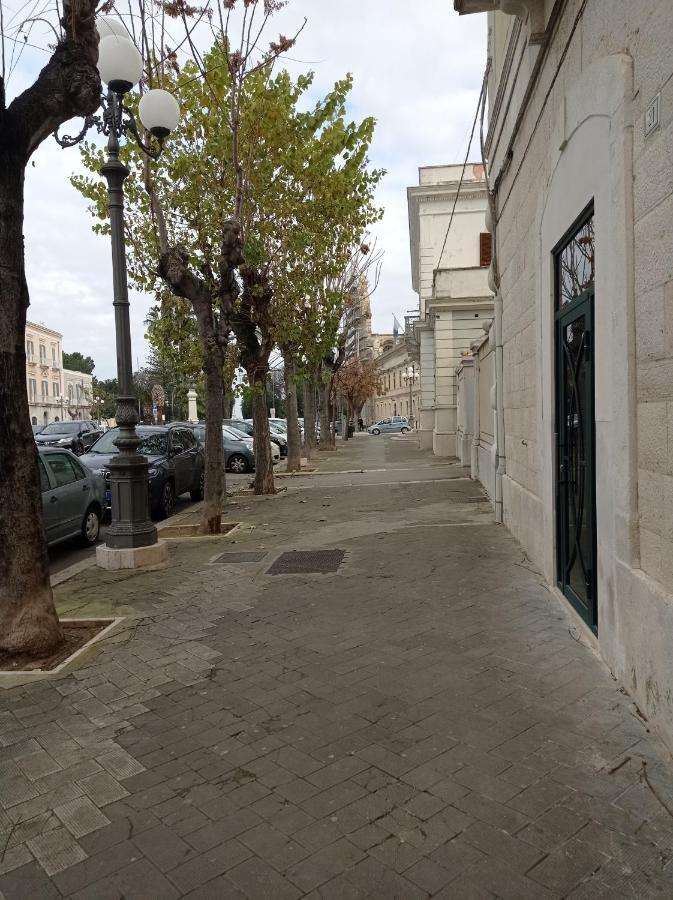 Suites Elifani Trani Bagian luar foto